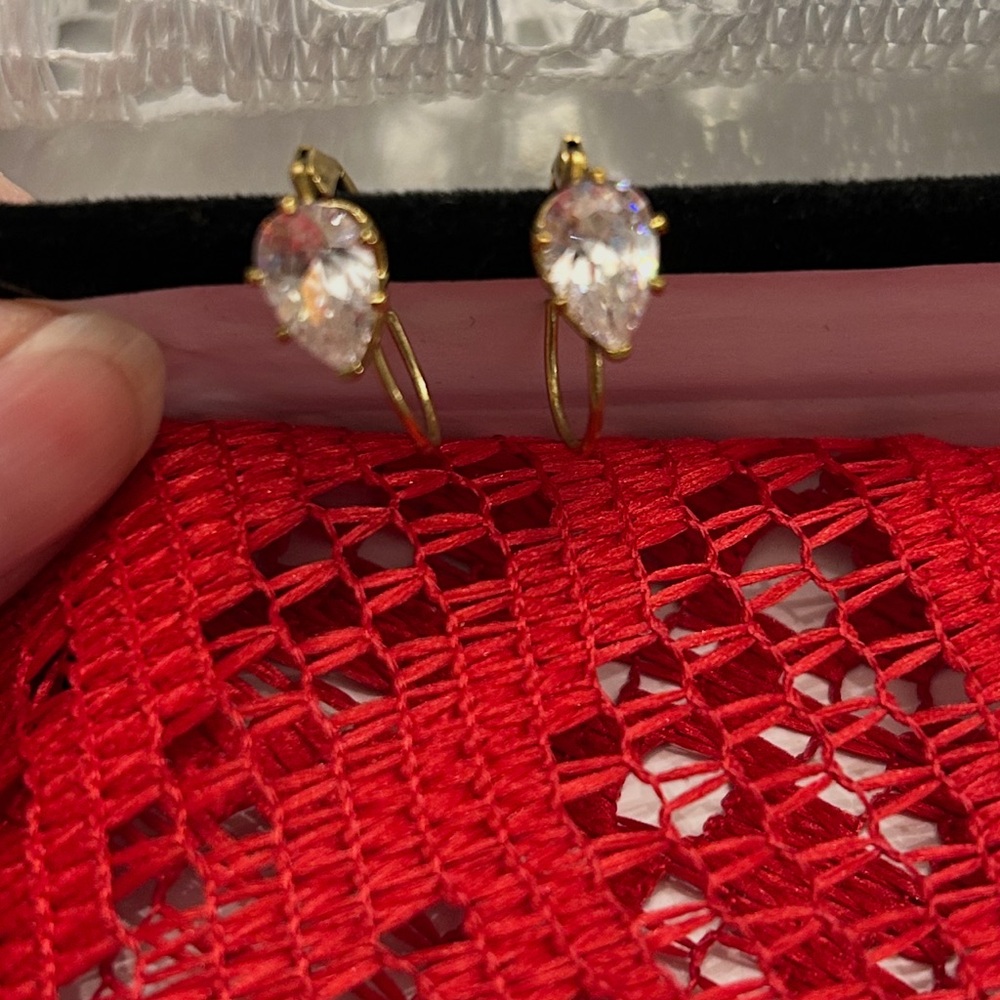 Elegant Gold tone and Clear Teardrop Earrings